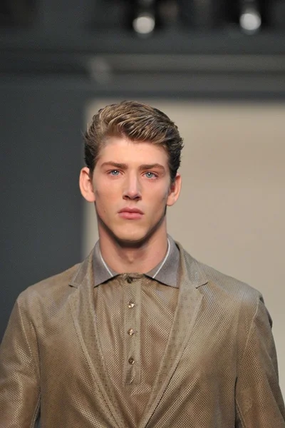 Look 40